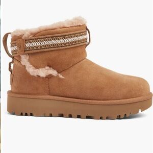 Like New! UGG Classic Ultra Mini Alpsey Boot!